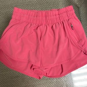 Lululemon tracker shorts size 6
